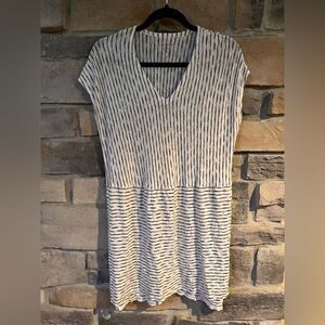 Eileen Fisher Black and White Striped Stretch Linen Dress - Medium